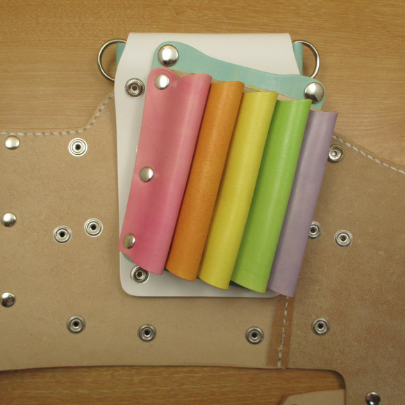 手縫い　本革　８丁差し シザーケース (ホワイト×カラフル)　SCA-143/CWE 5枚目の画像