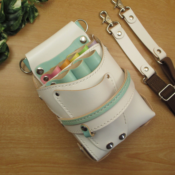 手縫い　本革　８丁差し シザーケース (ホワイト×カラフル)　SCA-143/CWE 1枚目の画像