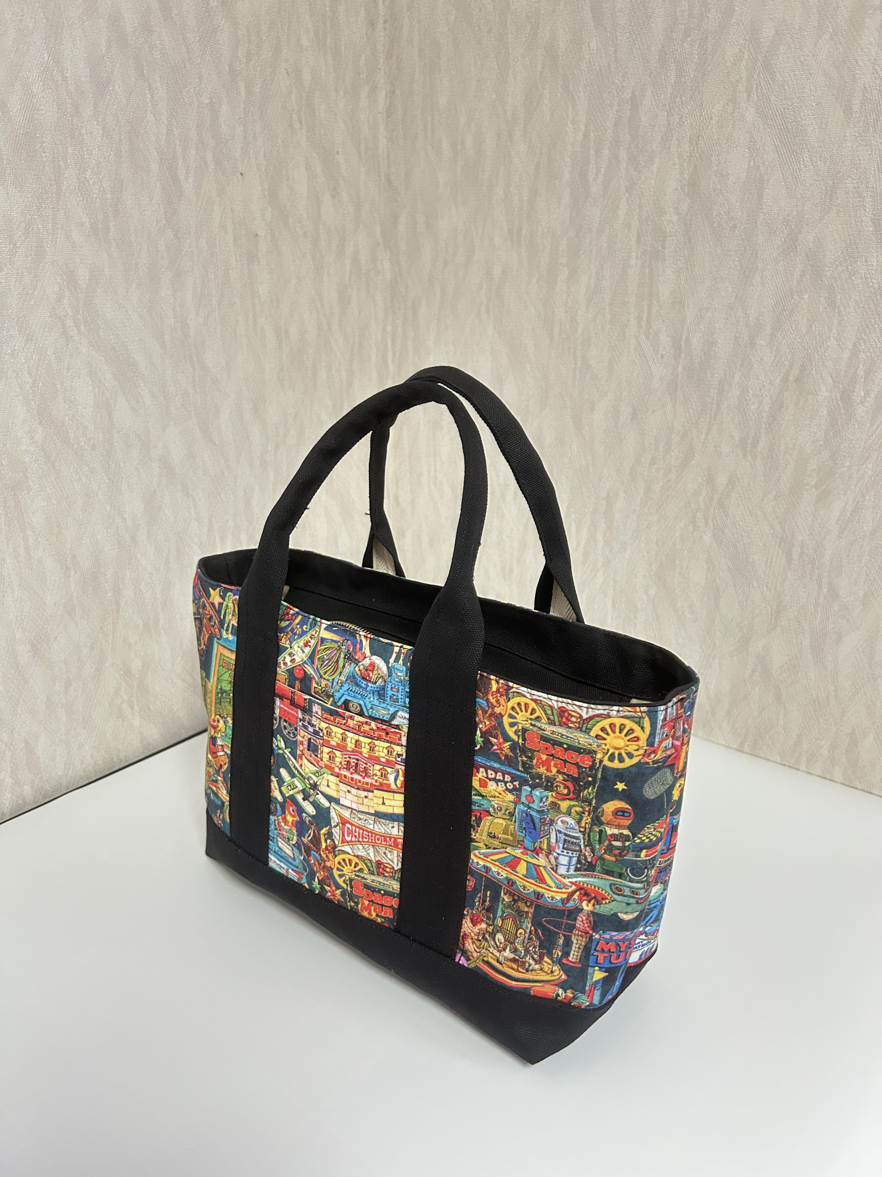 USAコットン使用/賑やかトート《おもちゃ箱　ブラック》