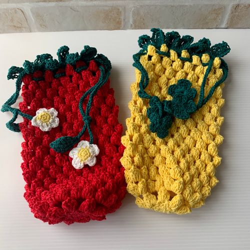 ペットボトルカバー 手編み いちごカラー キッチンペーパーホルダー