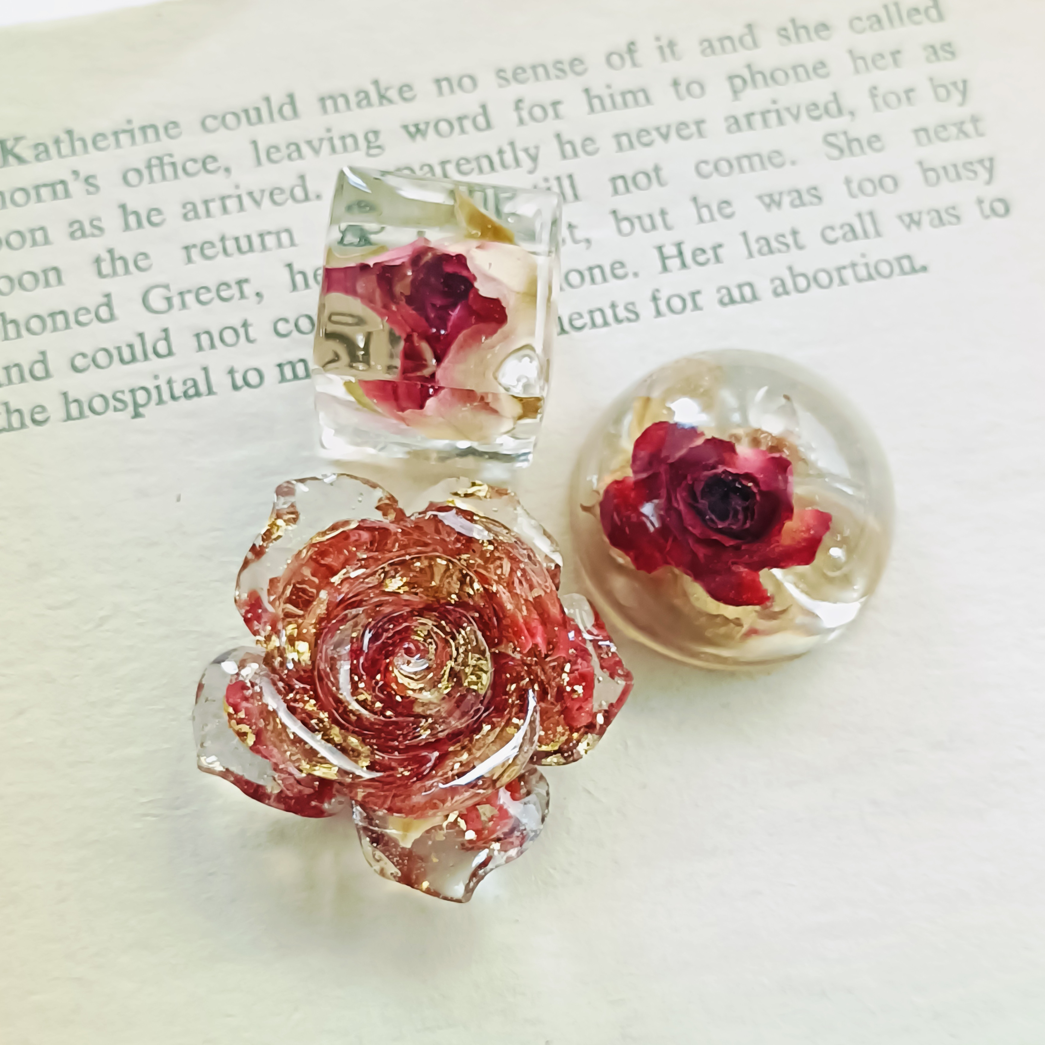 5周記念福袋SALE　〜薔薇のアクセサリー3点セット〜　バラ　ローズ　クリア　レジン　花　アクリル　フラワー　ボルドー