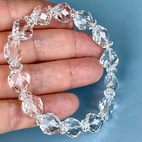 極上ハンドカット✨ハートシェイプ天然本水晶ブレス 再販✨極上ハンドカット✨ハートシェイプ天然本水晶ブレス