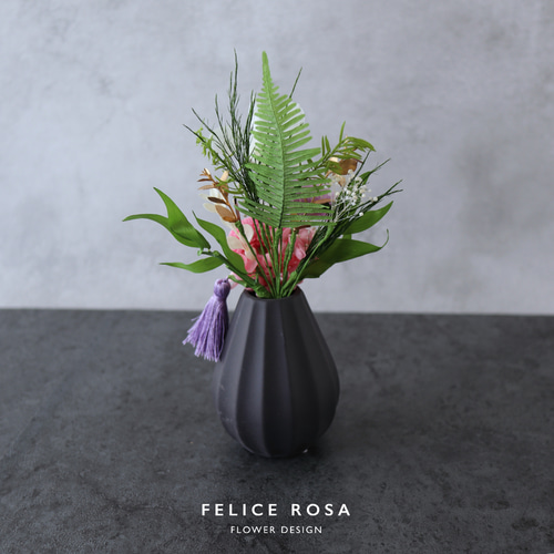 特選仏花 花瓶付き　　一対 造花無し　　 プリザーブドフラワー お仏壇用の仏花 特選仏花 花瓶付き 一対 造花無し プリザーブドフラワー お仏壇