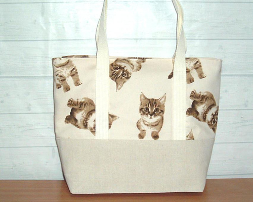 皇帝ダリア　わんこと仔猫　(片面パネル) トートバッグ 名前入り可能☆猫と王冠 ミニトートバック トートバッグ