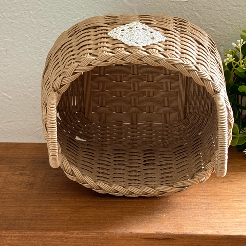 ふんわり優しい丸型バスケット レースモチーフ付き ナチュラル収納かご