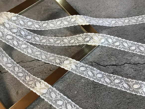ラスト【再販】5.2m チュールリボンレース 蕾柄 両耳スカラップ 日本製 lace-No,113-5.2 1枚目の画像