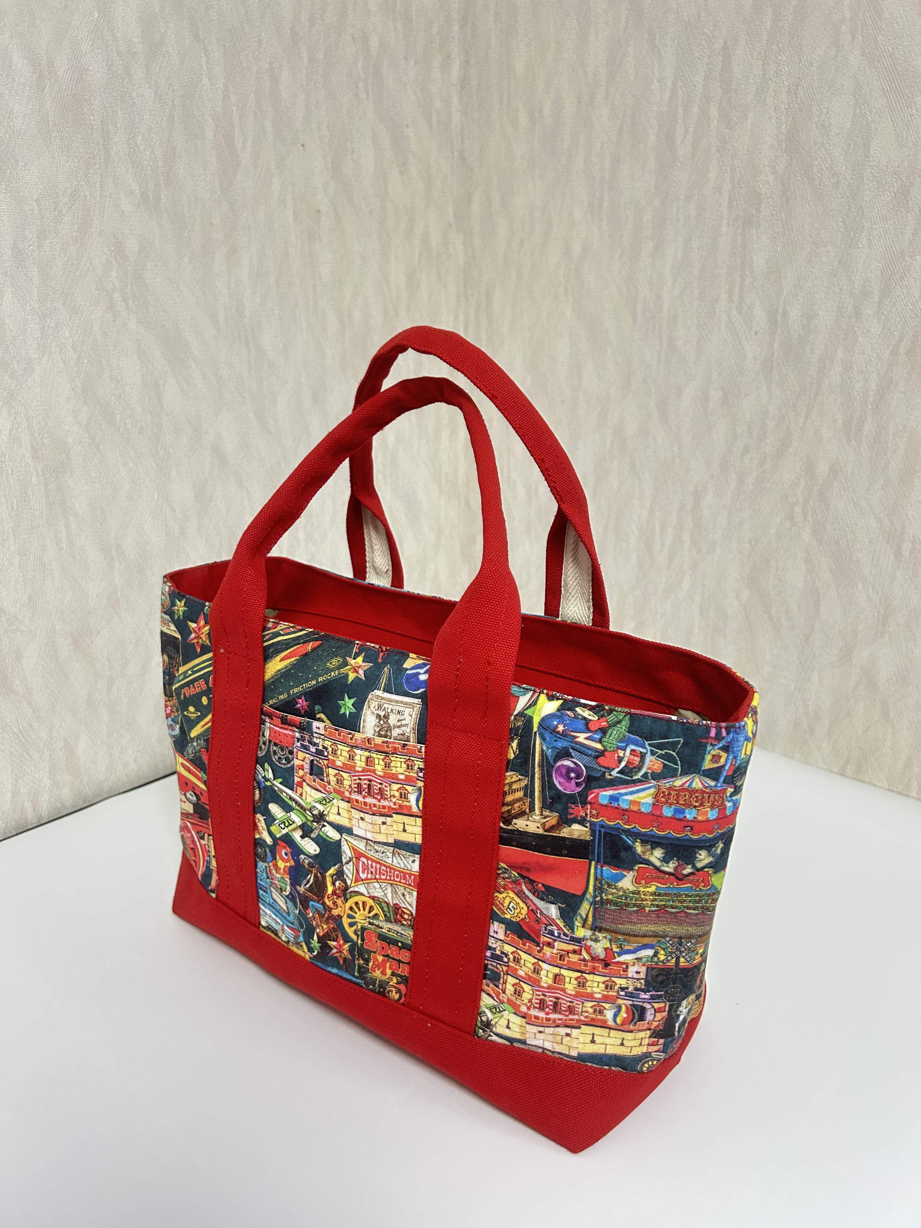 USAコットン使用/賑やかトート《おもちゃ箱　レッド》