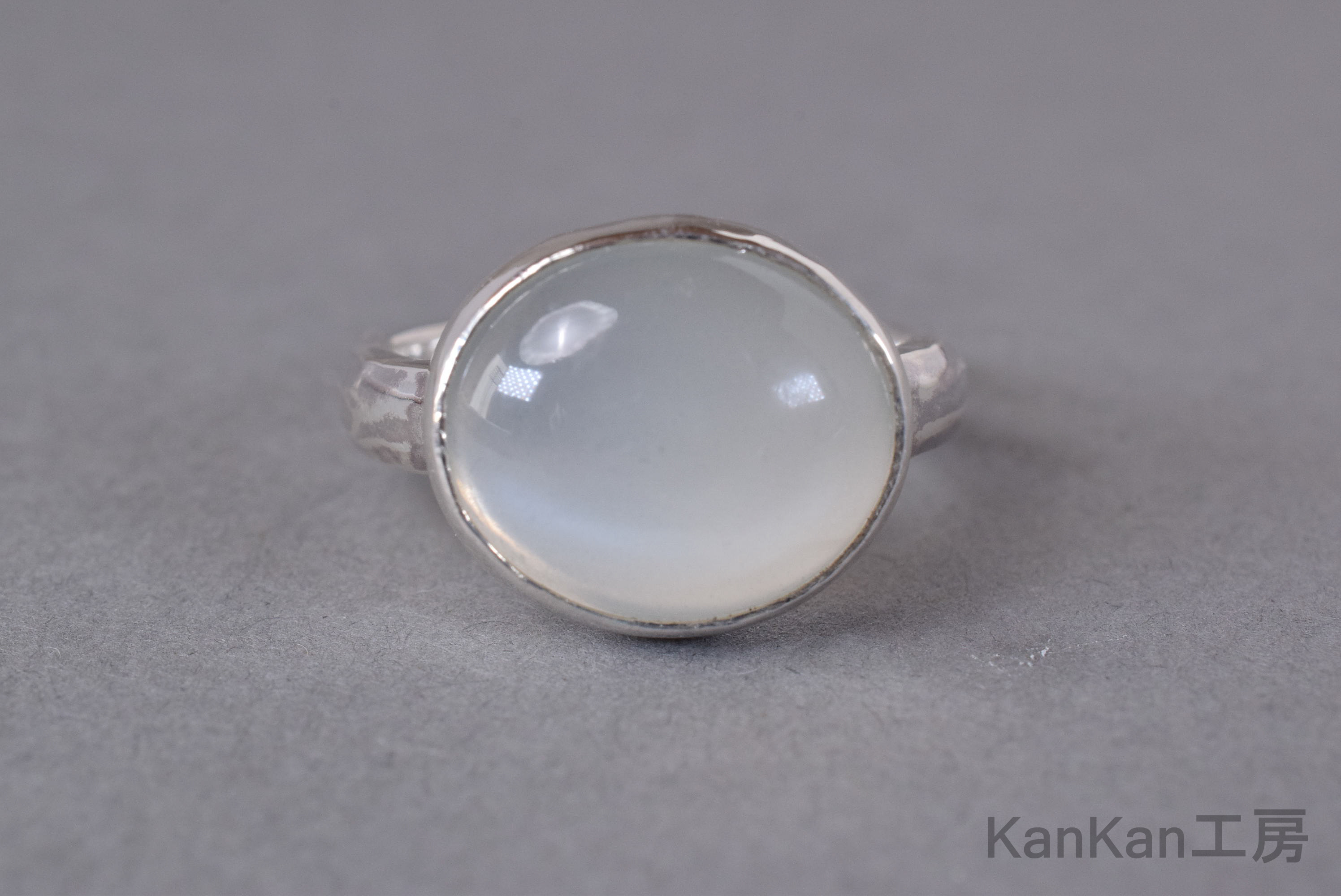 ムーンストーンのリング