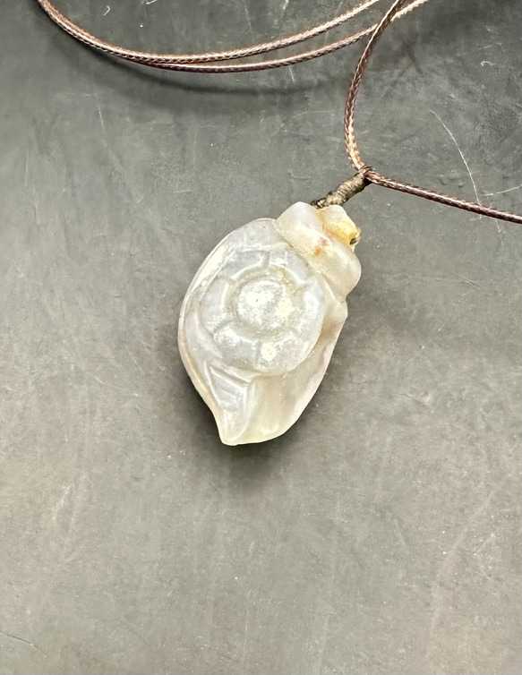 【海】24金　聚宝千足　刻印　メノウ　瑪瑙　ペンダント　重量約４．５ｇ 海】24金 聚宝千足 刻印 メノウ 瑪瑙 ペンダント 重量約4．5g