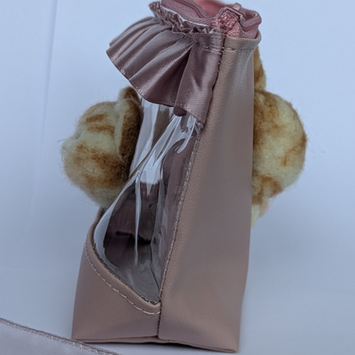 羊毛フェルト ふわふわ茶トラ猫ちゃんクリアポーチくすみピンク 猫ケツ