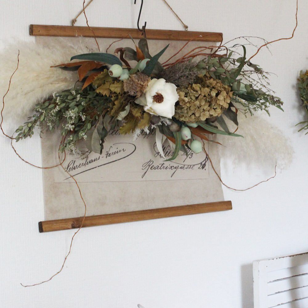 ドライフラワーの壁掛け