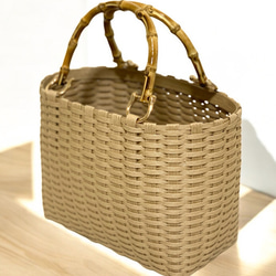 新作♬︎♡バンブーハンドルがオシャレ シンプル カゴバッグ お出かけ 浴衣 お着物にも使い易いサイズ♬︎♡ 1枚目の画像