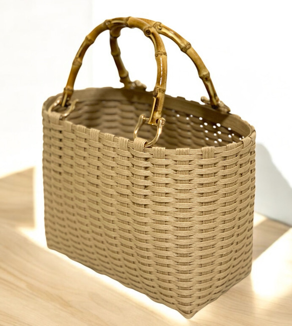 新作♬︎♡バンブーハンドルがオシャレ シンプル カゴバッグ お出かけ 浴衣 お着物にも使い易いサイズ♬︎♡ 1枚目の画像