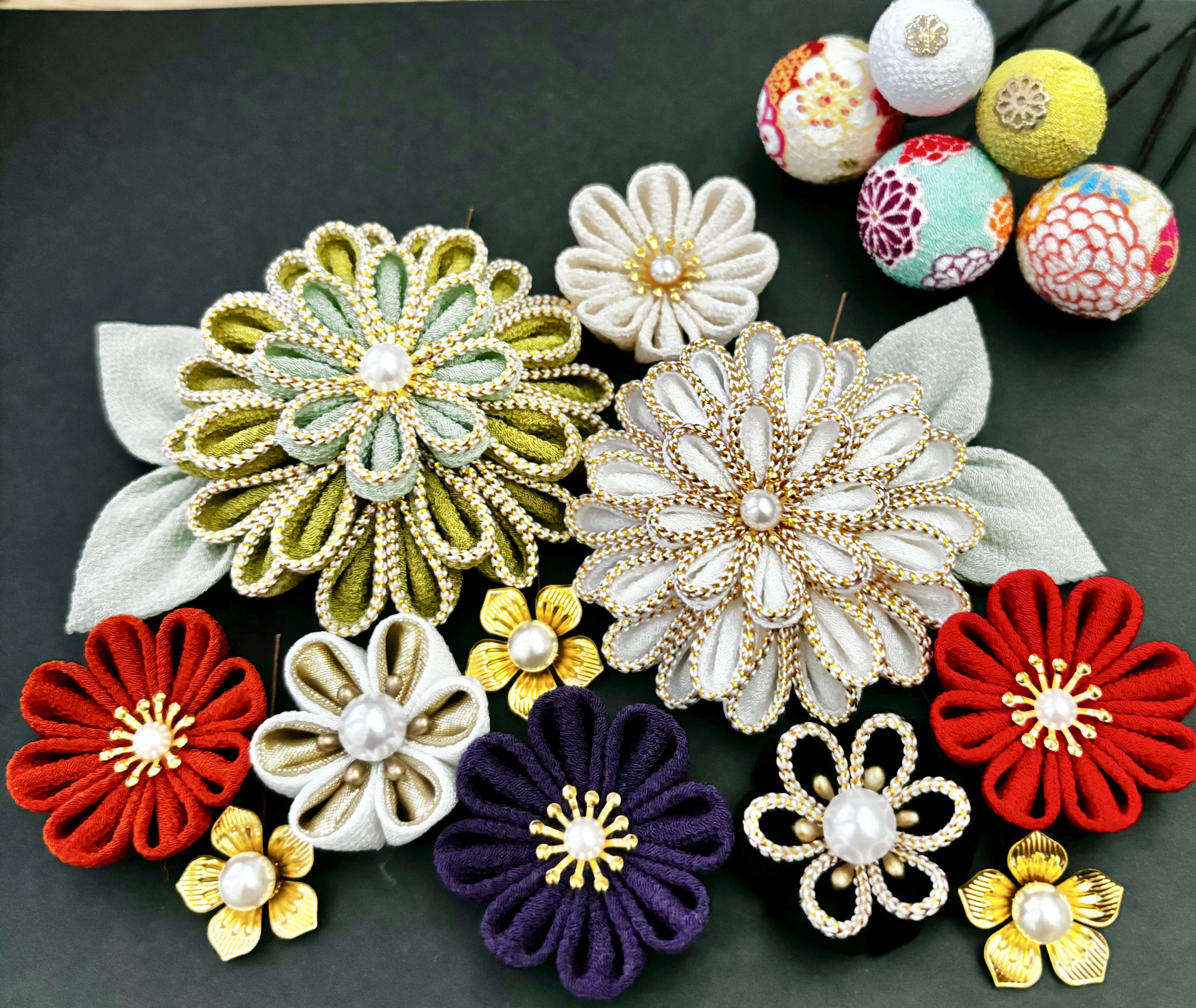 つまみ細工　うぐいす色　白　ゴールド