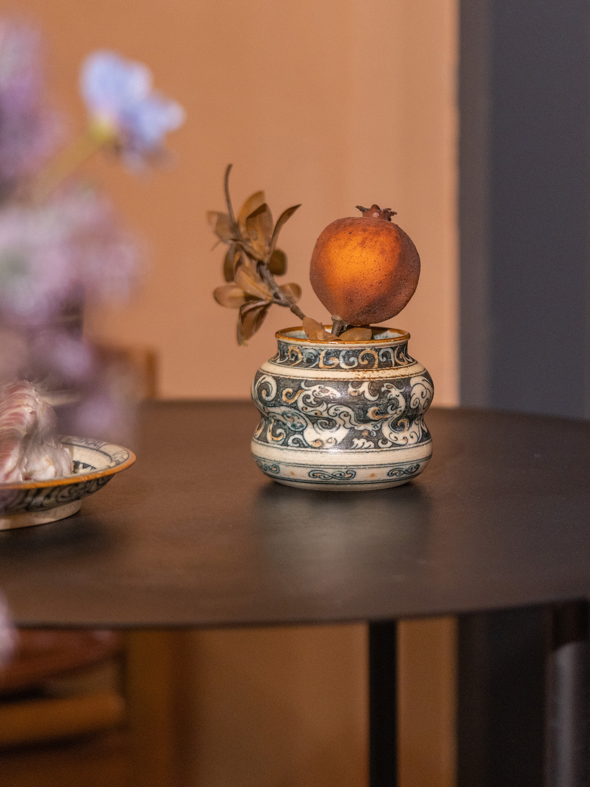 詩瓷集｜中国唐風 龍鳳紋黒地青花 葫蘆型ミルクジャグ（約360ml）– コーヒーカップ／デザート碗／花器／建水 景徳鎮制