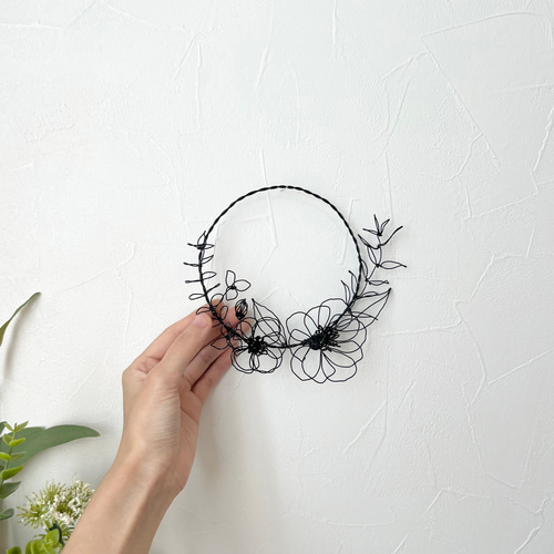 小ぶりなフラワーリース / ワイヤーアート ワイヤークラフト
