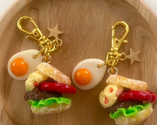 イングリッシュマフィン 目玉焼き ハンバーガー チャーム 食品サンプル