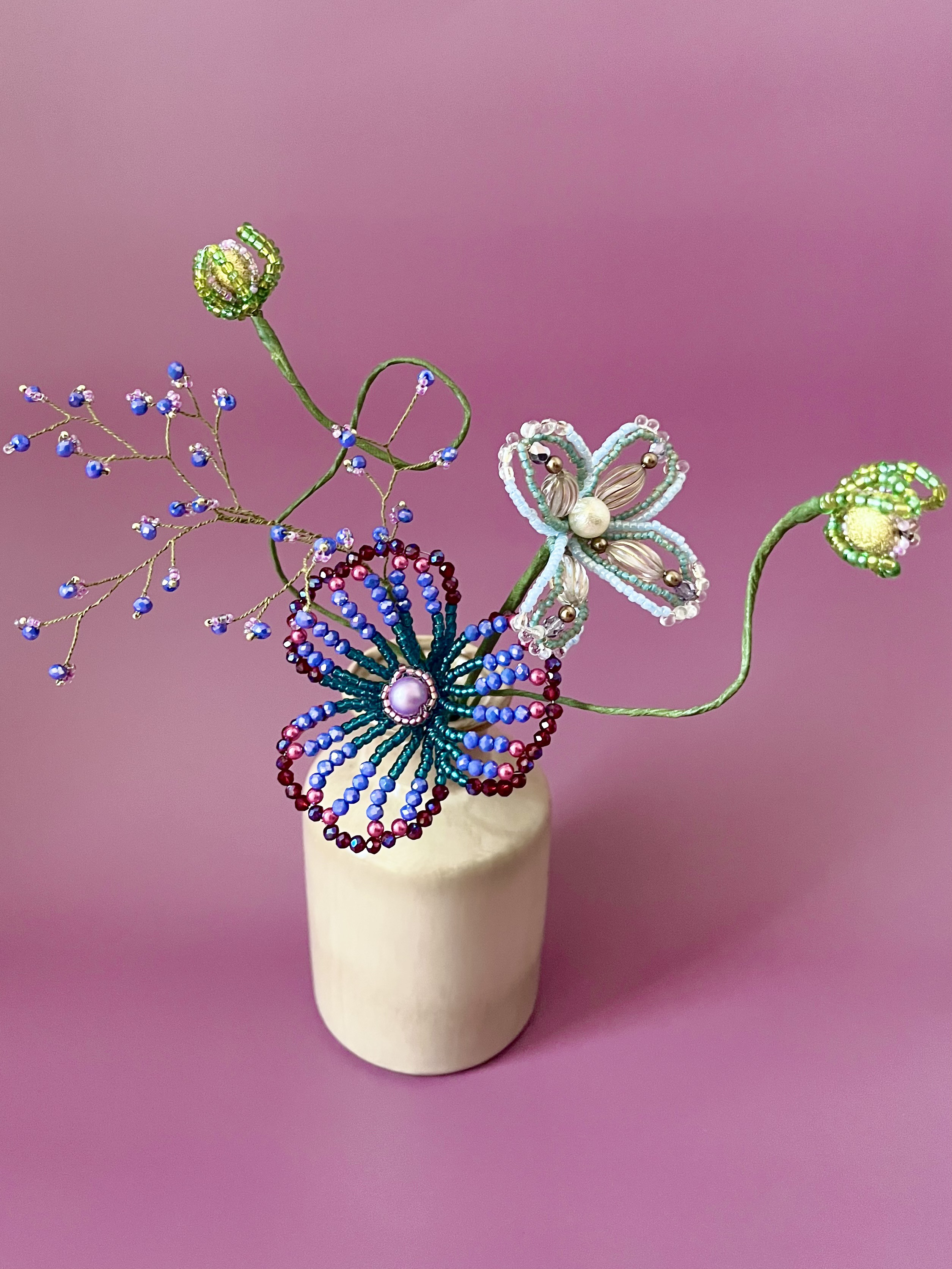 アンニュイフラワー　ビーズフラワーブーケ　ブーケ ♡ また少し肌寒くなって 冬を感じはじめた今日は ネイビー