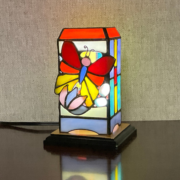 ステンドグラスランプ　花と蝶 ステンドグラス♦︎花と蝶 - メルカリ
