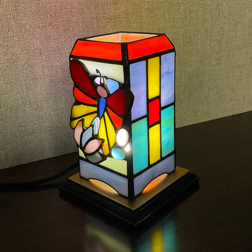 宙を舞う蝶のステンドグラスランプ 2 スタンドライト・テーブルランプ