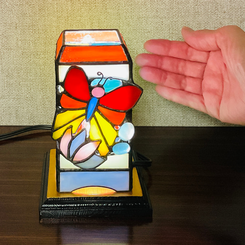 宙を舞う蝶のステンドグラスランプ 2 スタンドライト・テーブルランプ