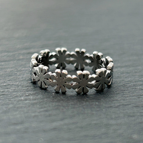 フルール ステンレスリング＊花＊フラワーリング＊サージカル