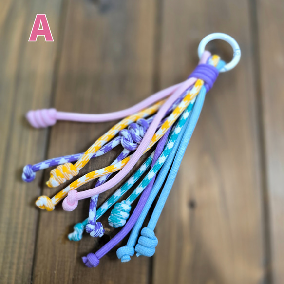 カジュアルバッグチャーム◆パラコード 2枚目の画像