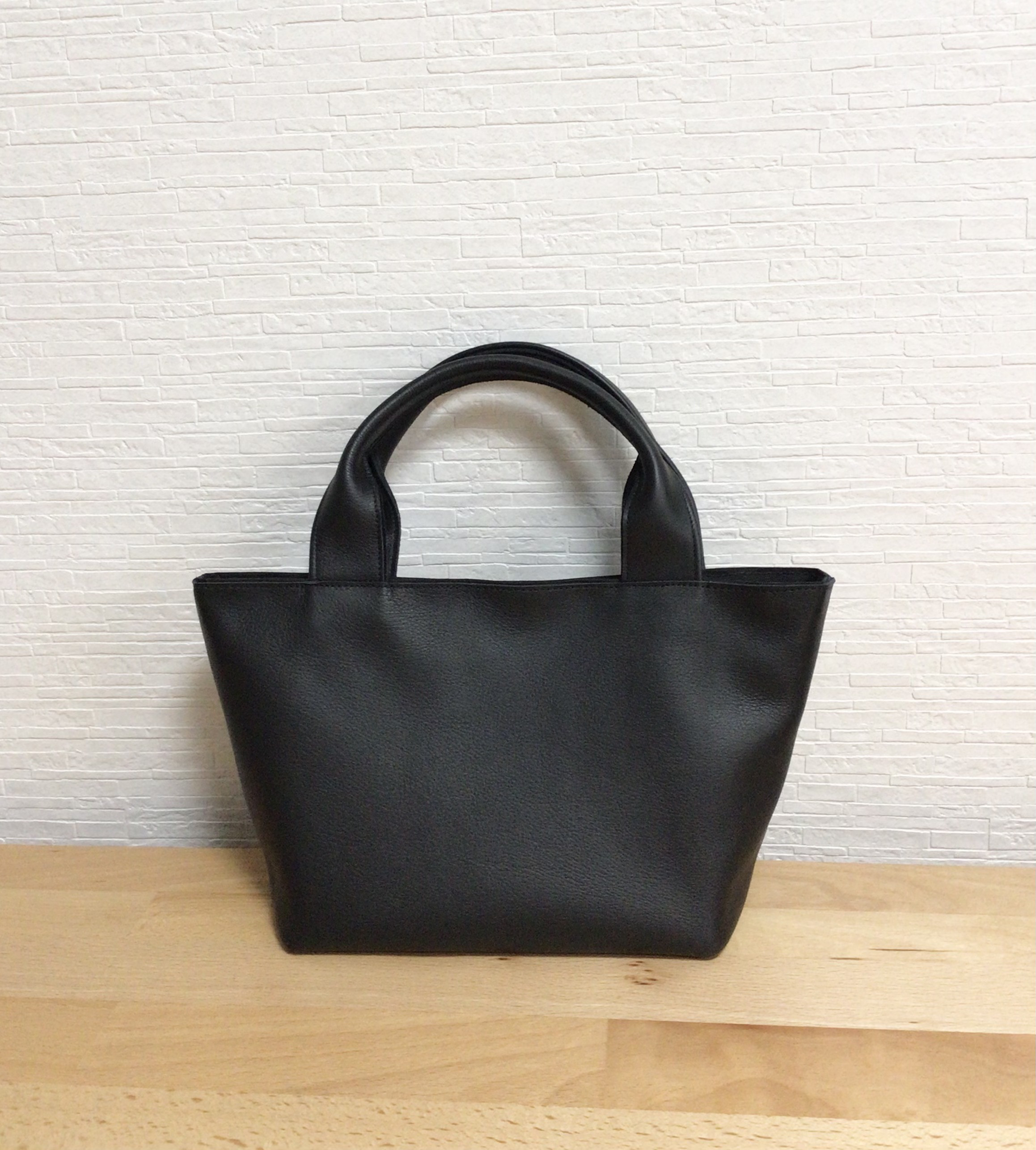 ブラック牛革　ミニマムトート