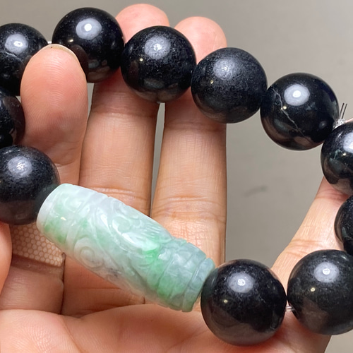 BR7-35 大粒 墨翠 黒翡翠 彫り花 如意団花珠 13.5mm ミャンマー産 天然
