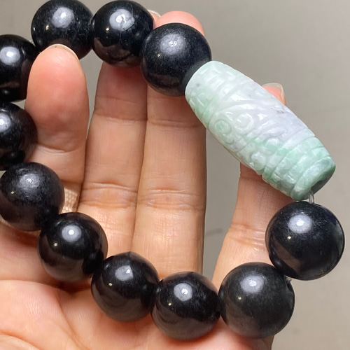 BR7-35 大粒 墨翠 黒翡翠 彫り花 如意団花珠 13.5mm ミャンマー産 天然