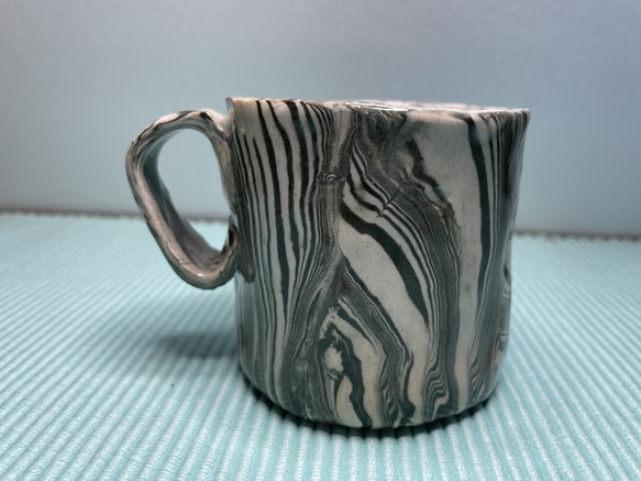 練り込みコーヒーカップ黒３ 2枚目の画像
