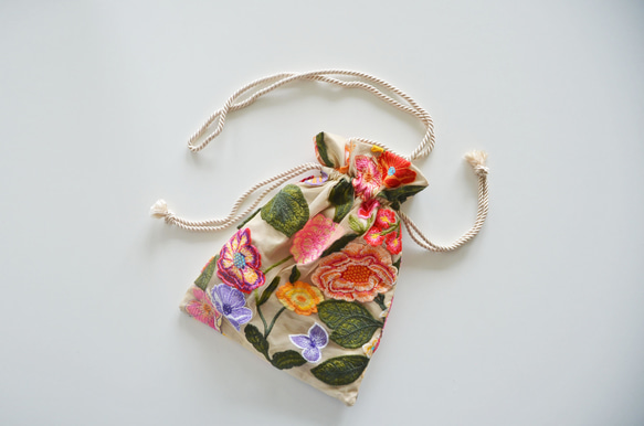 数量限定！チュールフラワー刺繍3way巾着ショルダーバッグ　マルチカラー 7枚目の画像