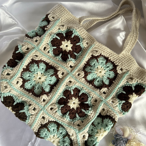 アフリカンフラワーモチーフのバッグ♡手編み/手編みバッグ /モチーフ