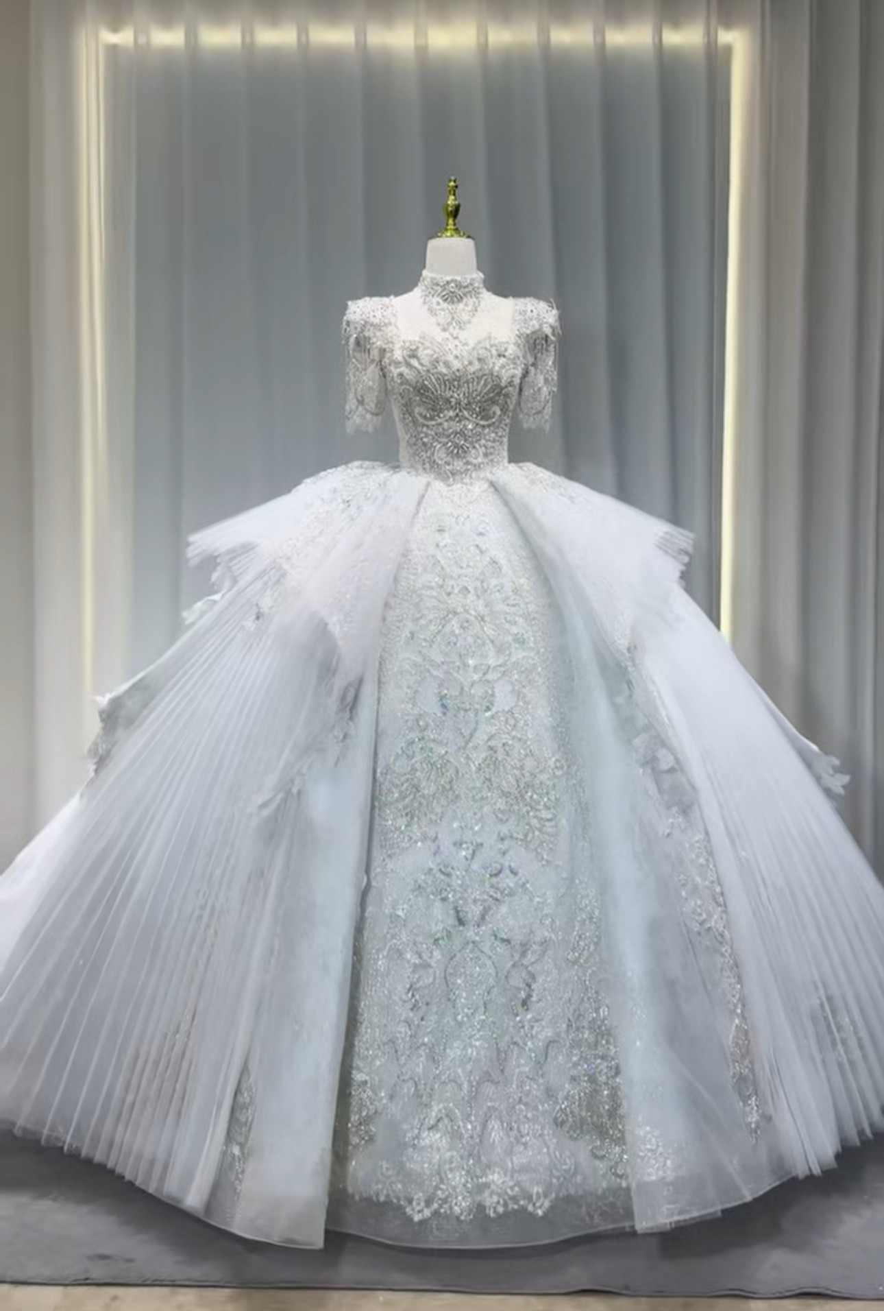 エレガント　プリンセス　姫　背中空き　ラッフルスカート　シースルーお袖　韓国スタイル　ブライダルお呼ばれ披露宴結婚式挙式