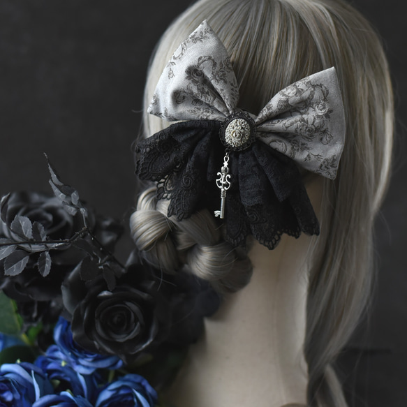 祈灰の鍵｜天使と薔薇のジャボタイ2wayリボン／グレー 黒 ダマスク柄