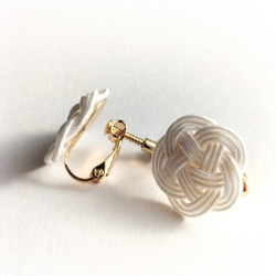 一重咲き水引梅　白　イヤリング　花　アレルギー対応　軽い　結婚式　成人式　前撮り　二次会　お呼ばれ　和装　和風　和モダン 7枚目の画像