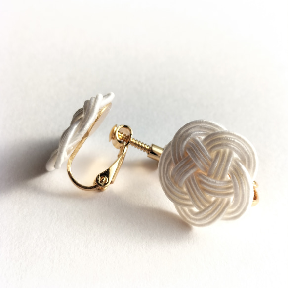 一重咲き水引梅　白　イヤリング　花　アレルギー対応　軽い　結婚式　成人式　前撮り　二次会　お呼ばれ　和装　和風　和モダン 7枚目の画像