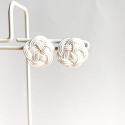 一重咲き水引梅　白　イヤリング　花　アレルギー対応　軽い　結婚式　成人式　前撮り　二次会　お呼ばれ　和装　和風　和モダン 9枚目の画像