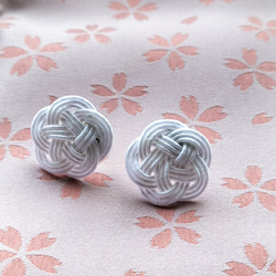 一重咲き水引梅　白　イヤリング　花　アレルギー対応　軽い　結婚式　成人式　前撮り　二次会　お呼ばれ　和装　和風　和モダン 3枚目の画像