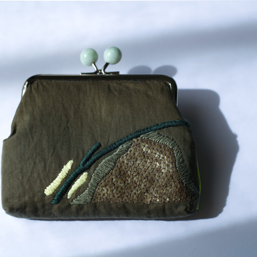 手刺繍のがま口バッグ がま口 SARTO.. 通販 19597227｜Creema(クリーマ