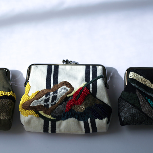 手刺繍のがま口バッグ がま口 SARTO.. 通販 19597227｜Creema(クリーマ
