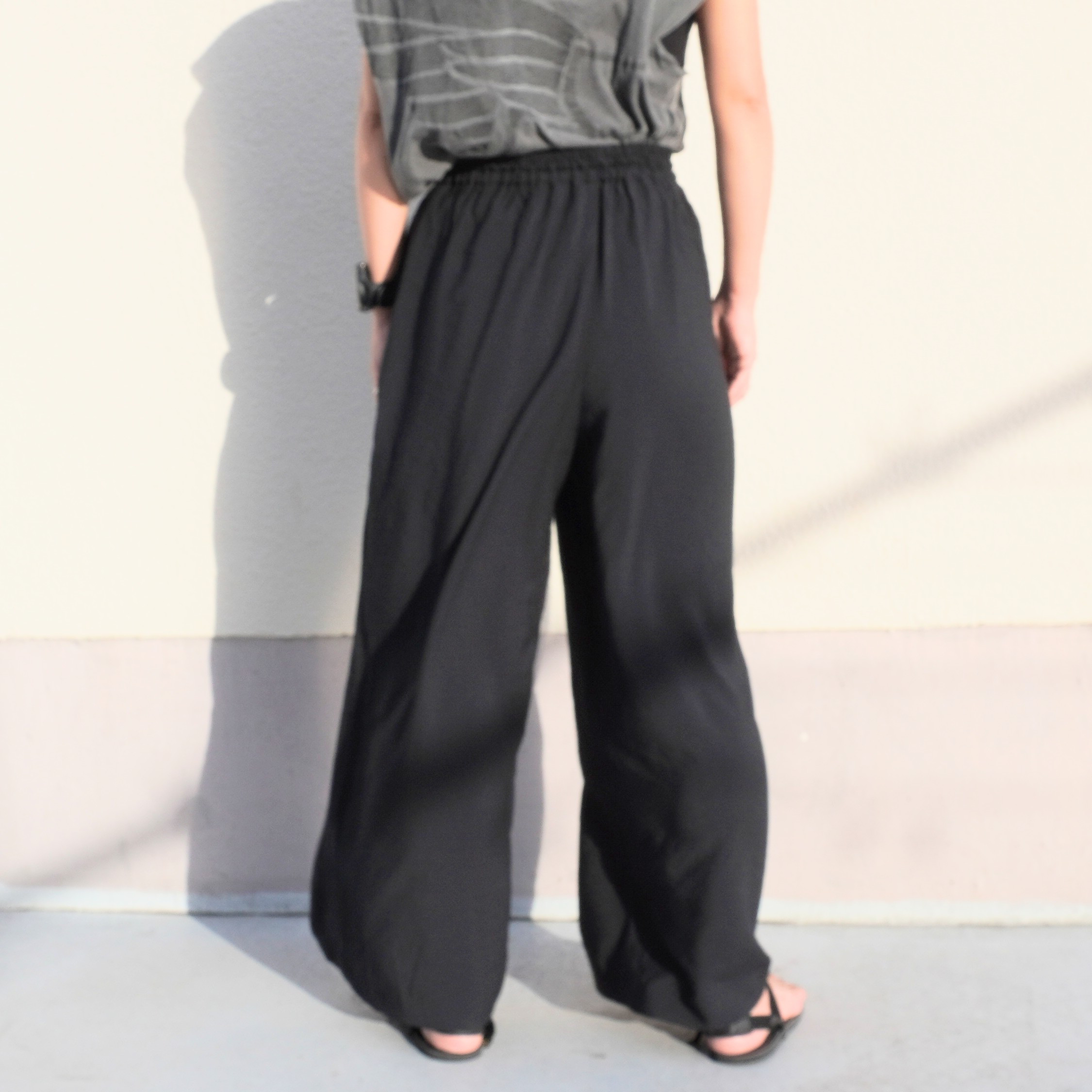 【サラッと涼しいパンツ】ワイドパンツ　イージケア　日本製　ブラック