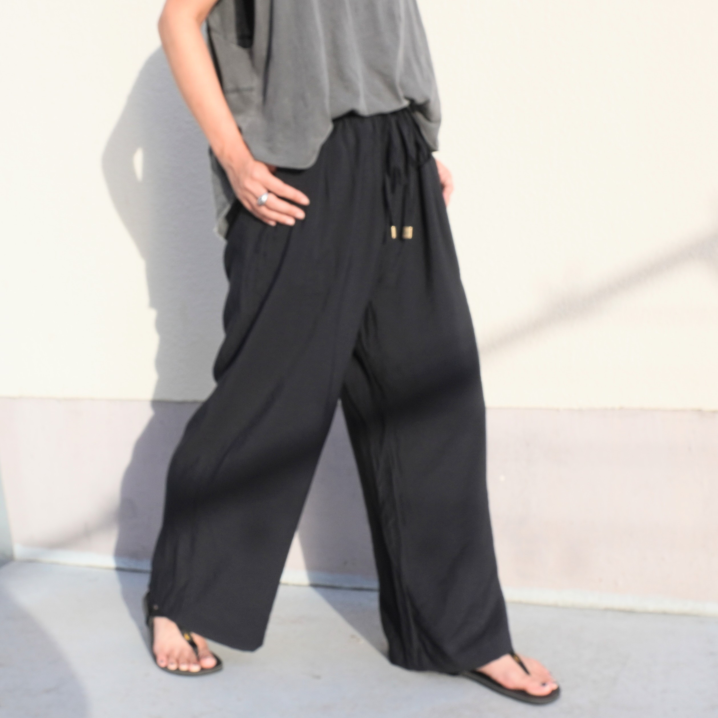 【サラッと涼しいパンツ】ワイドパンツ　イージケア　日本製　ブラック