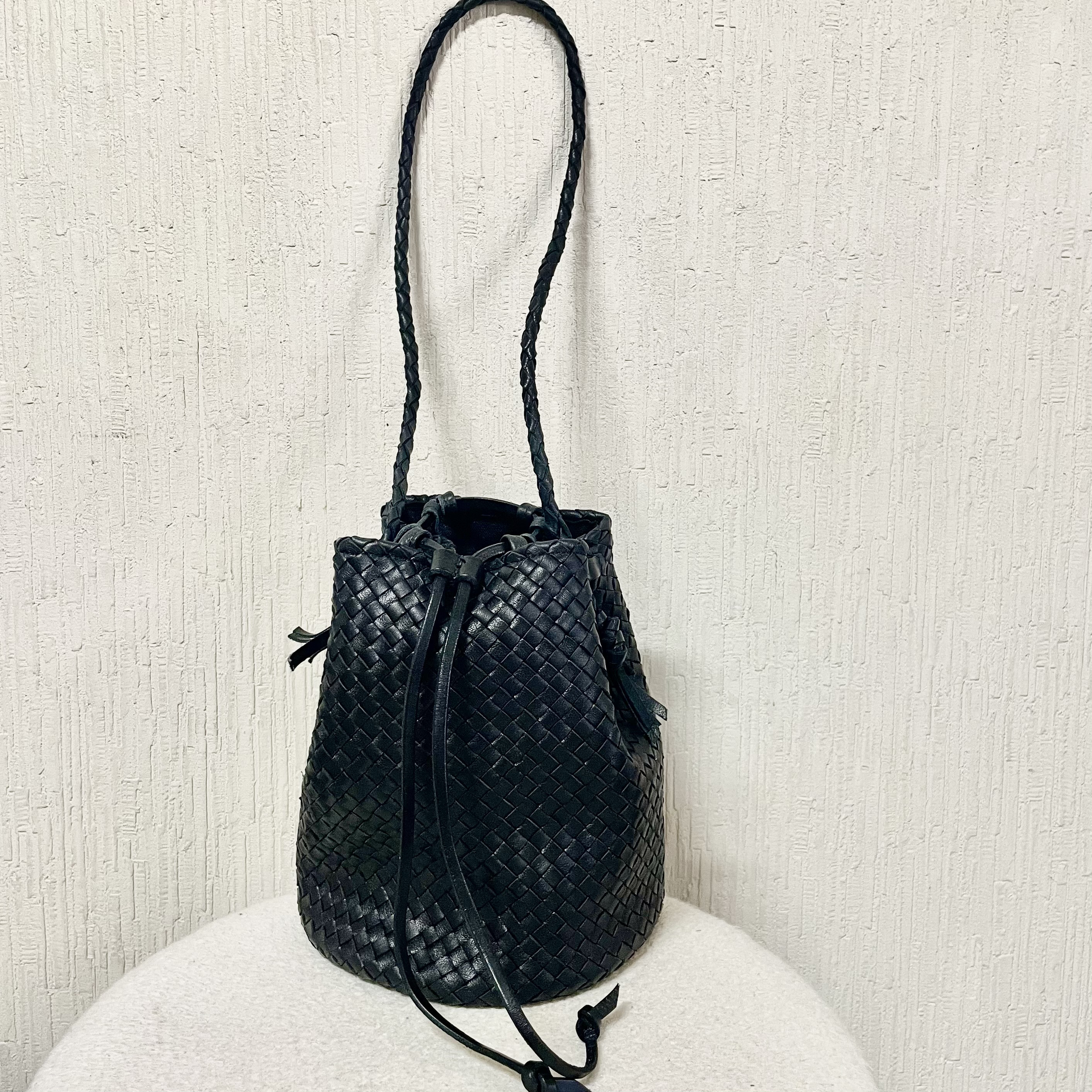 スペインメッシュレザーの巾着バッグ