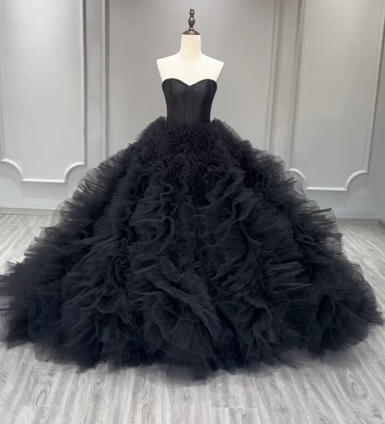 黒ブラック　ギャザー　プリンセスライン　ボリューム　袖無し　カラー変更可能　カッコいいドレス　痩せて見えるパーティー演奏 59,184円