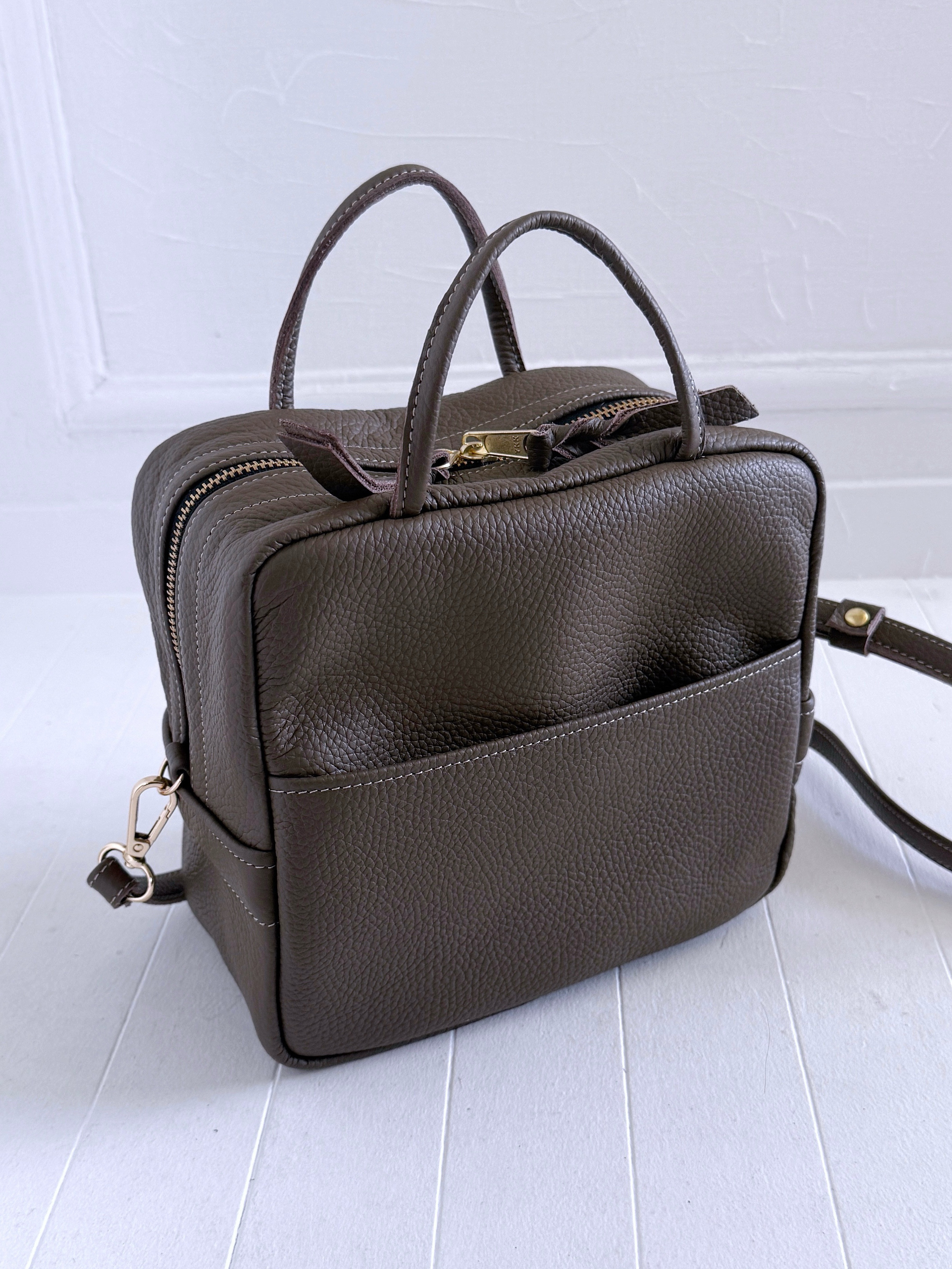 上質 本革 レザー シュリンク スクエア キャラメル ボックス ショルダー ハンドバッグ  オーク グレージュ