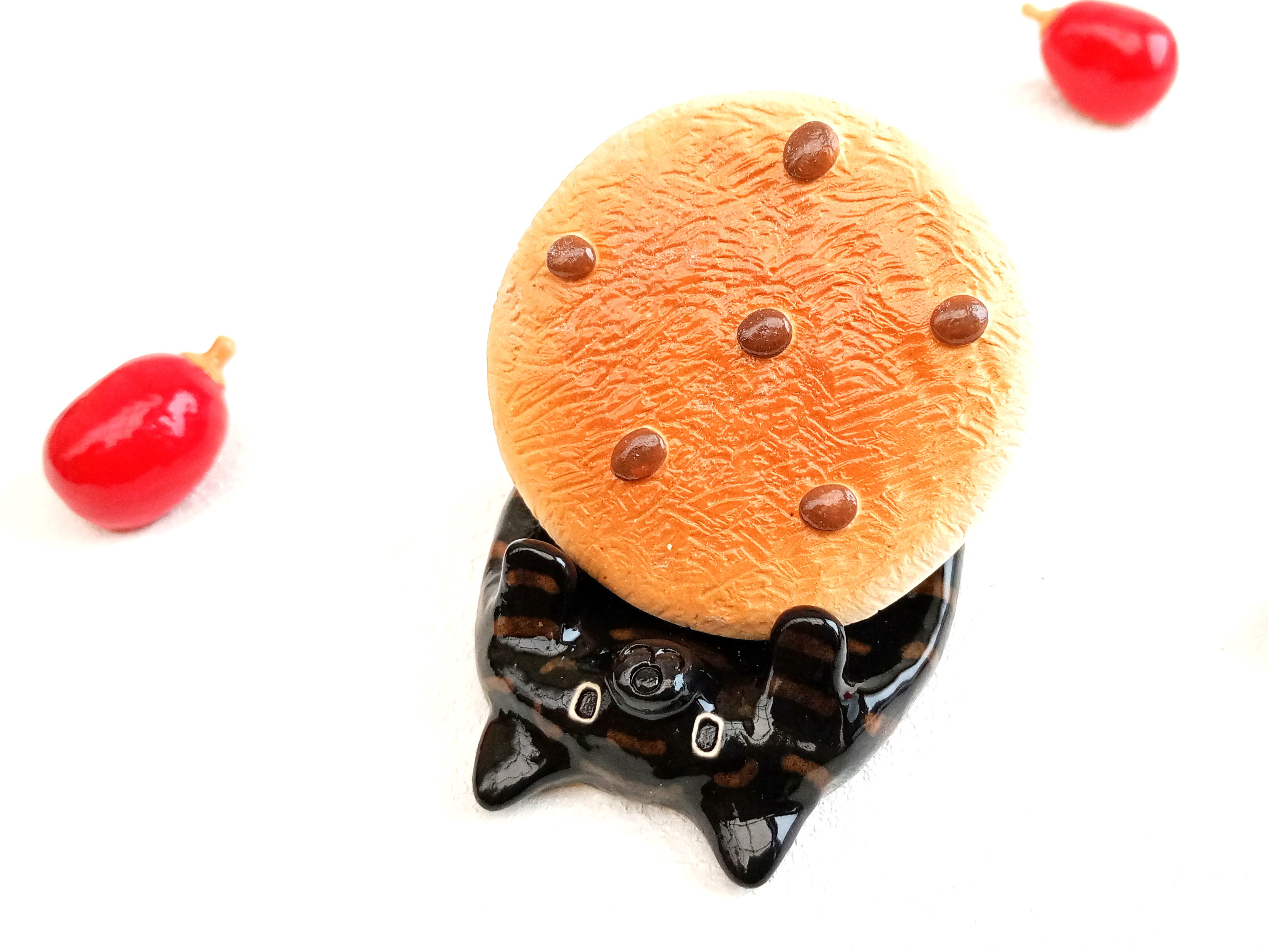 甲斐犬スマホスタンド　クッキースタンド　動物の陶器　受注製作