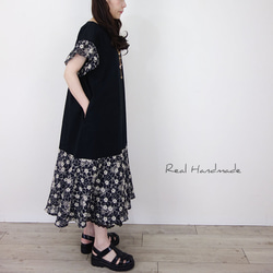 [予約販売] 揺れる袖フリルとボイル刺繍・ブラックワッシャーコットンワンピース 8枚目の画像