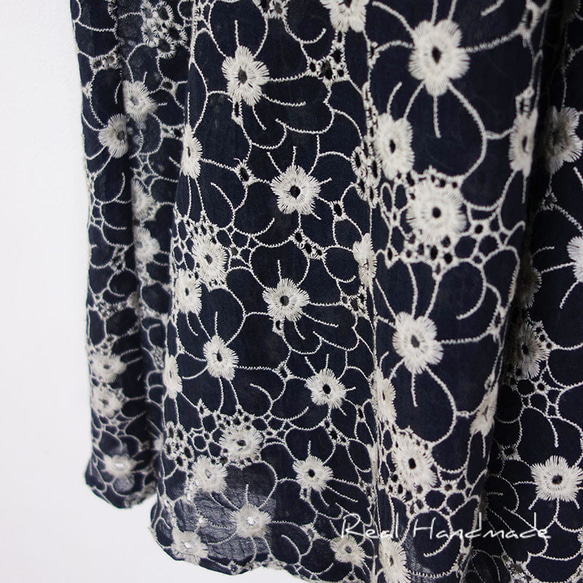 [予約販売] 揺れる袖フリルとボイル刺繍・ブラックワッシャーコットンワンピース 6枚目の画像