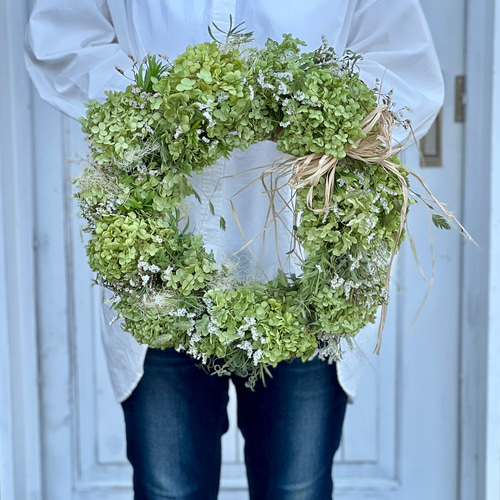 受注制作　アナベル紫陽花と木ノ実のリース 受注制作 アナベル紫陽花と木ノ実のリース - メルカリ